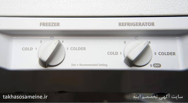 مرحله 5 راه‌های جلوگیری از تعمیر یخچال: کنترل‌های دمای یخچال را روی تنظیمات وسط قرار دهید.
